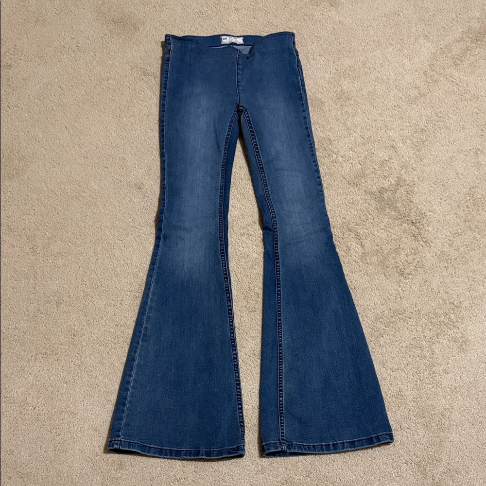 Free People pull up flares size 26